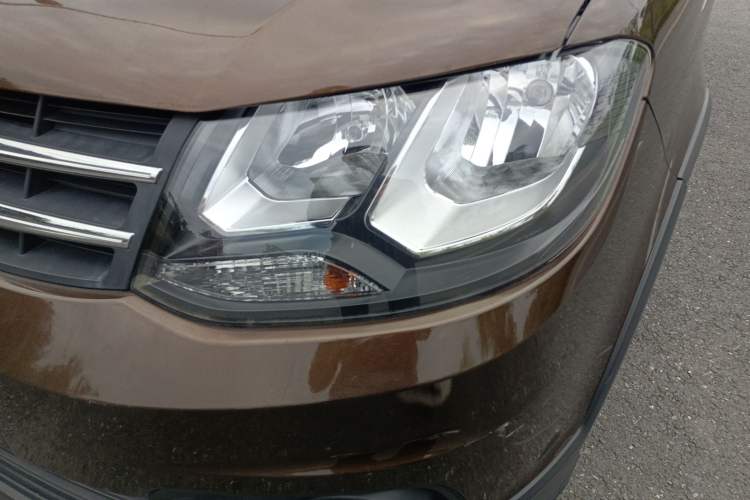 Used Dongfeng Fengon 360 2015 1.5L Manual Comfort 7-Seater China IV Standard Left Front Headlight
