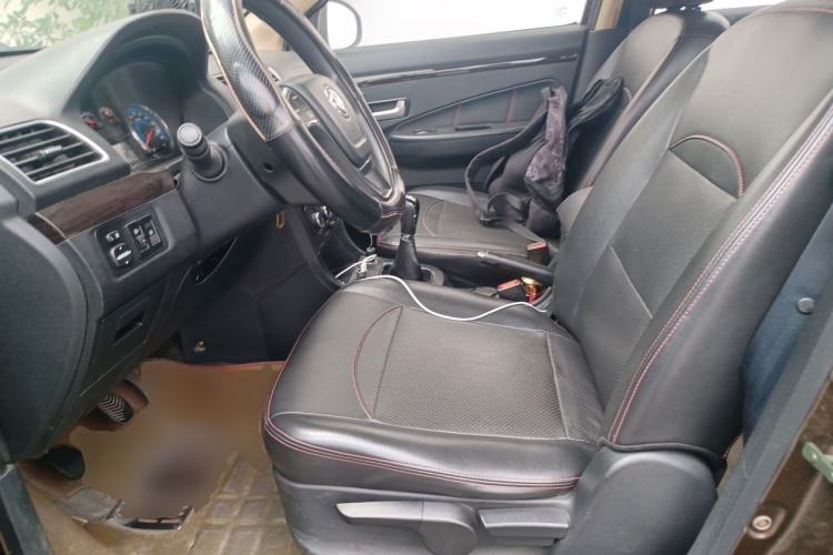 Used Dongfeng Fengon 360 2015 1.5L Manual Luxury 7-Seater China V Emission Standard Left Front Seat