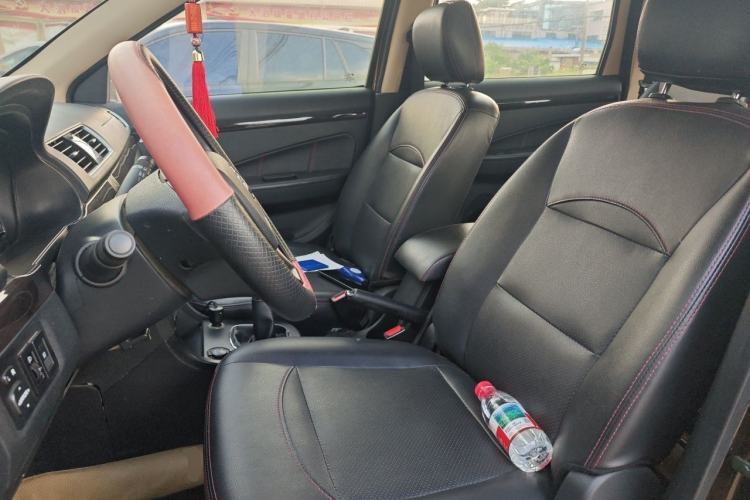 Used Dongfeng Fengon 360 2015 1.5L Manual Luxury 7-Seater China V Emission Standard Left Front Seat