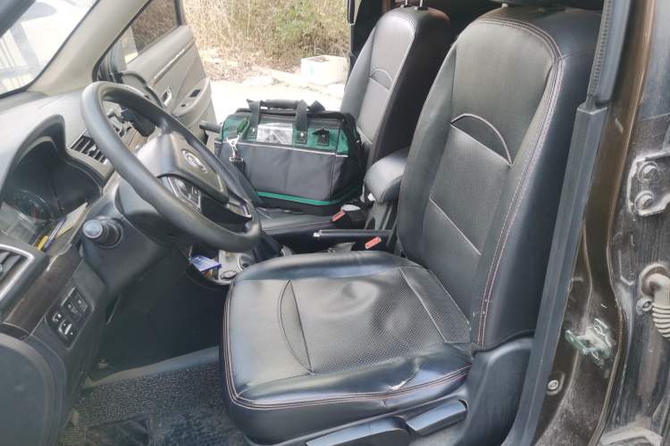 Used Dongfeng Fengon 360 2015 1.5L Manual Comfort 7-Seater China IV Standard Left Front Seat