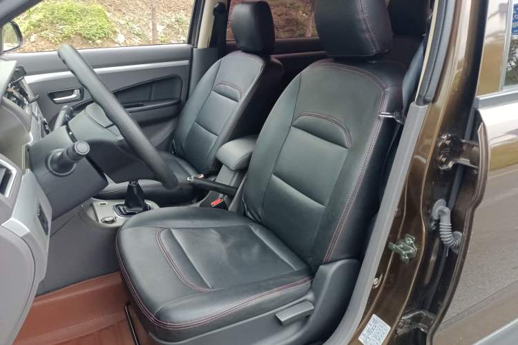 Used Dongfeng Fengon 360 2015 1.5L Manual Comfort 7-Seater China IV Standard Left Front Seat