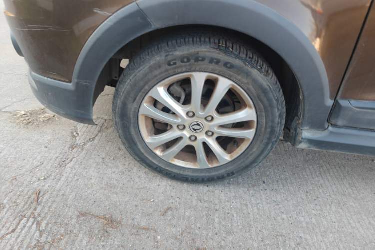 Used Dongfeng Fengon 360 2015 1.5L Manual Comfort 7-Seater China IV Standard Left Front Wheel Hub