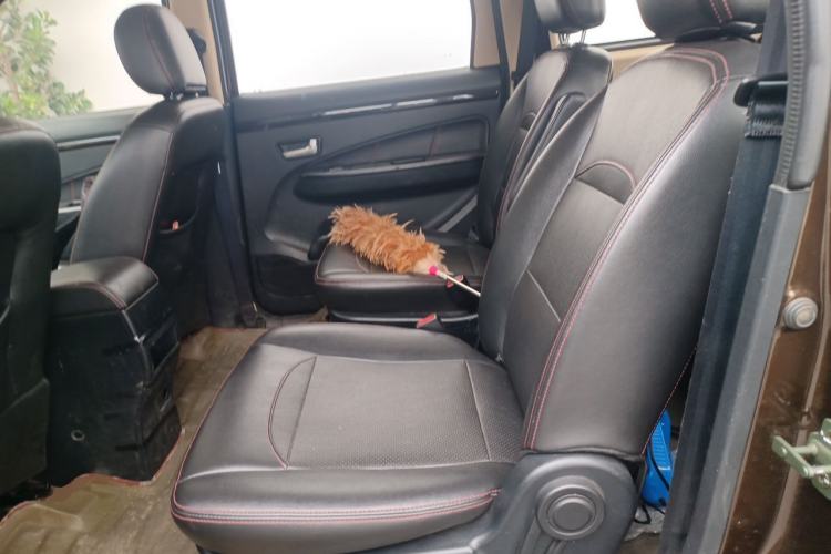 Used Dongfeng Fengon 360 2015 1.5L Manual Luxury 7-Seater China V Emission Standard Left Rear Seat