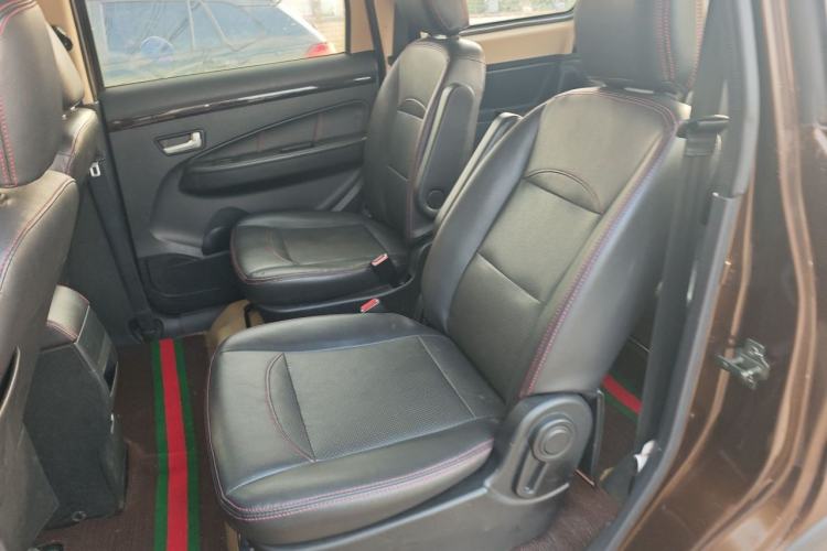 Used Dongfeng Fengon 360 2015 1.5L Manual Luxury 7-Seater China V Emission Standard Left Rear Seat