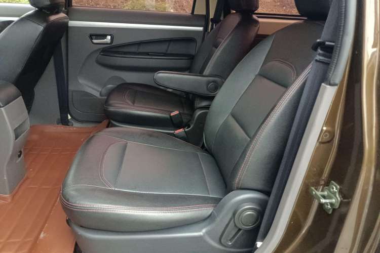Used Dongfeng Fengon 360 2015 1.5L Manual Comfort 7-Seater China IV Standard Left Rear Seat