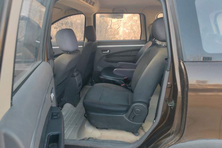 Used Dongfeng Fengon 360 2015 1.5L Manual Comfort 7-Seater China IV Standard Left Rear Seat