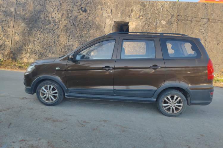 Used Dongfeng Fengon 360 2015 1.5L Manual Comfort 7-Seater China IV Standard Left Side