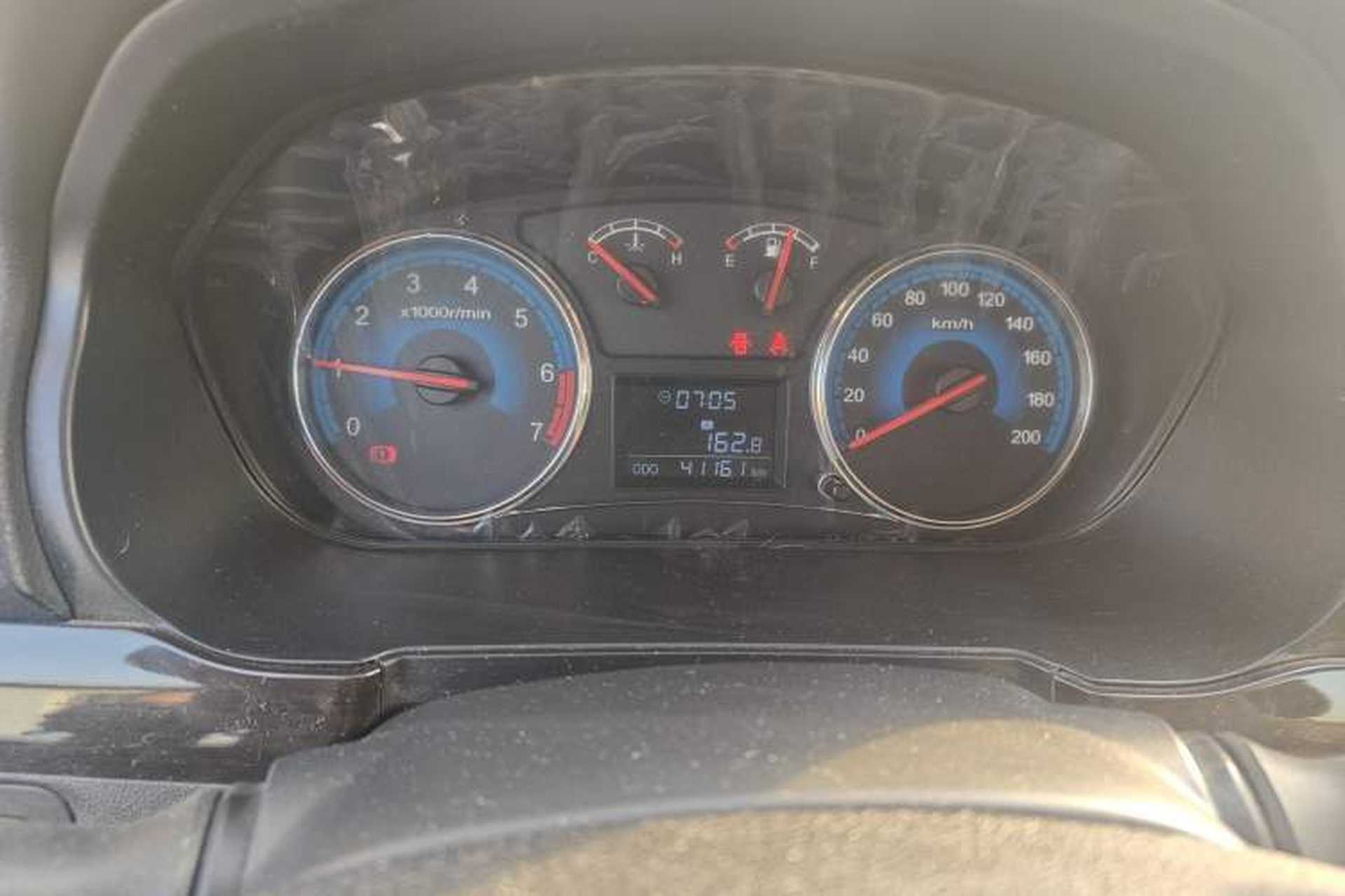 Used Dongfeng Fengon 360 2015 1.5L Manual Luxury 7-Seater China IV Standard Odometer Close Up