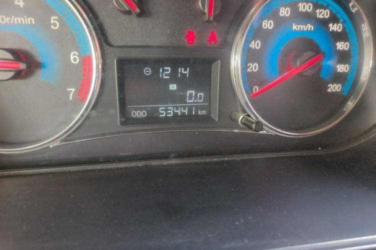 Used Dongfeng Fengon 360 2015 1.5L Manual Luxury 7-Seater China IV Standard Odometer Close Up