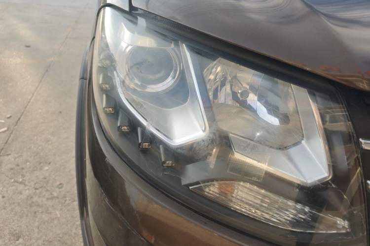Used Dongfeng Fengon 360 2015 1.5L Manual Luxury 7-Seater China V Emission Standard Right Front Headlight