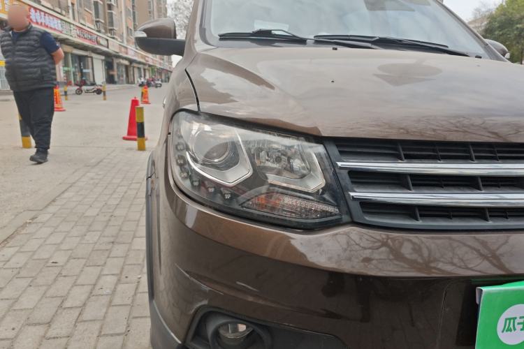 Used Dongfeng Fengon 360 2015 1.5L Manual Luxury 7-Seater China IV Standard Right Front Headlight
