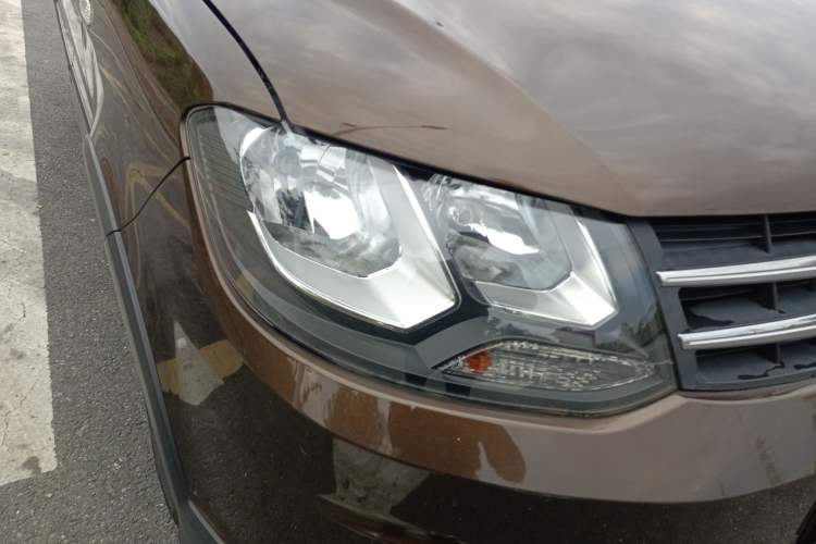 Used Dongfeng Fengon 360 2015 1.5L Manual Comfort 7-Seater China IV Standard Right Front Headlight