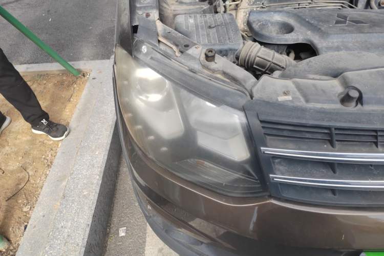 Used Dongfeng Fengon 360 2015 1.5L Manual Luxury 7-Seater China IV Standard Right Front Headlight