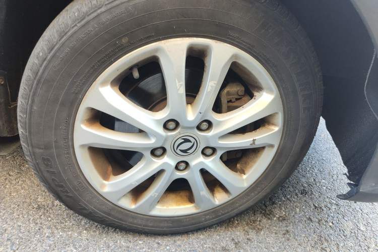 Used Dongfeng Fengon 360 2015 1.5L Manual Luxury 7-Seater China V Emission Standard Right Front Wheel Hub