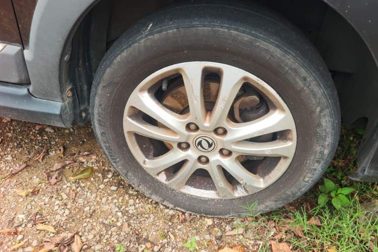 Used Dongfeng Fengon 360 2015 1.5L Manual Comfort II 7-Seater Right Front Wheel Hub