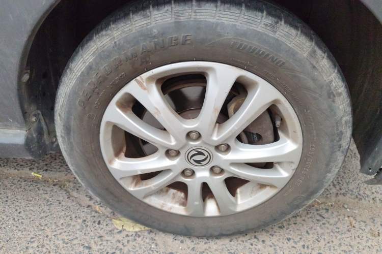 Used Dongfeng Fengon 360 2015 1.5L Manual Comfort II 7-Seater Right Front Wheel Hub
