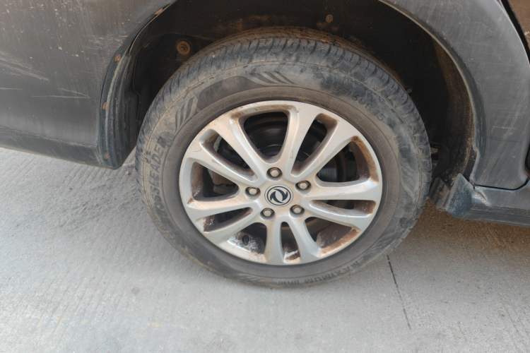 Used Dongfeng Fengon 360 2015 1.5L Manual Comfort 7-Seater China IV Standard Right Rear Wheel Hub
