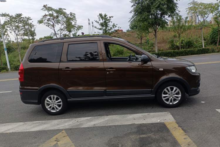 Used Dongfeng Fengon 360 2015 1.5L Manual Comfort 7-Seater China IV Standard Right Side
