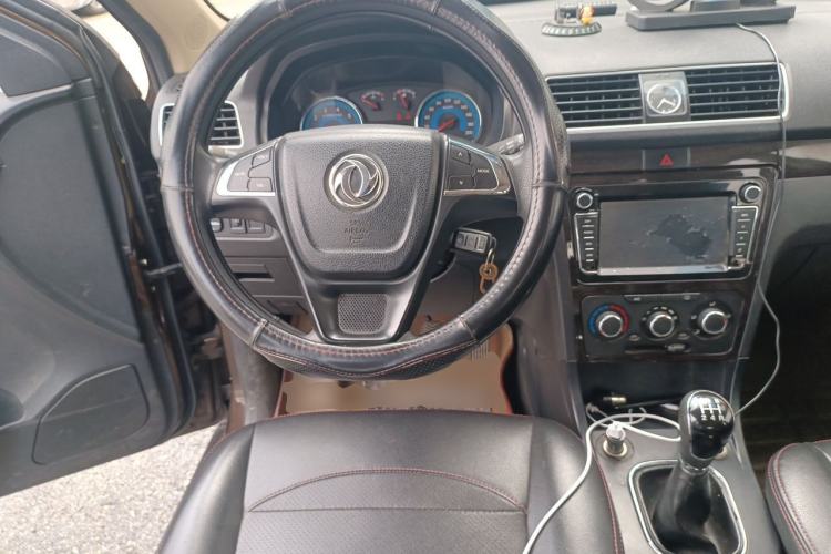 Used Dongfeng Fengon 360 2015 1.5L Manual Luxury 7-Seater China V Emission Standard Steering Wheel