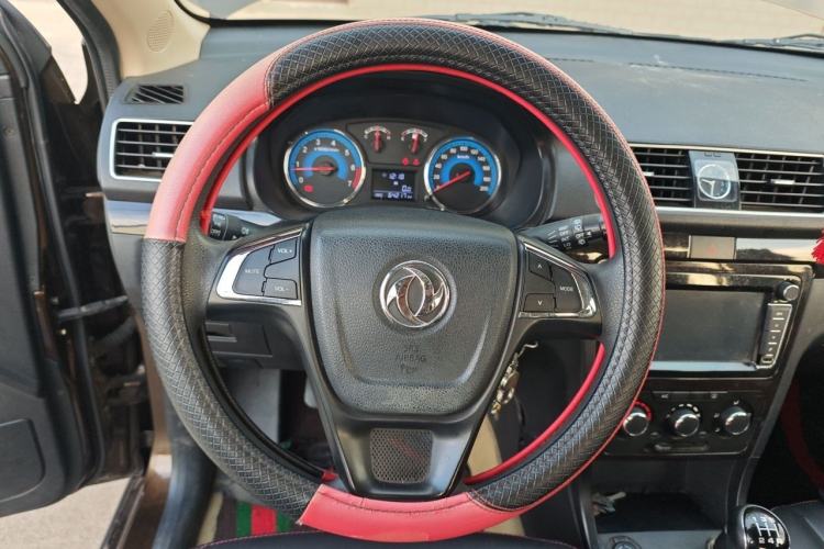 Used Dongfeng Fengon 360 2015 1.5L Manual Luxury 7-Seater China V Emission Standard Steering Wheel