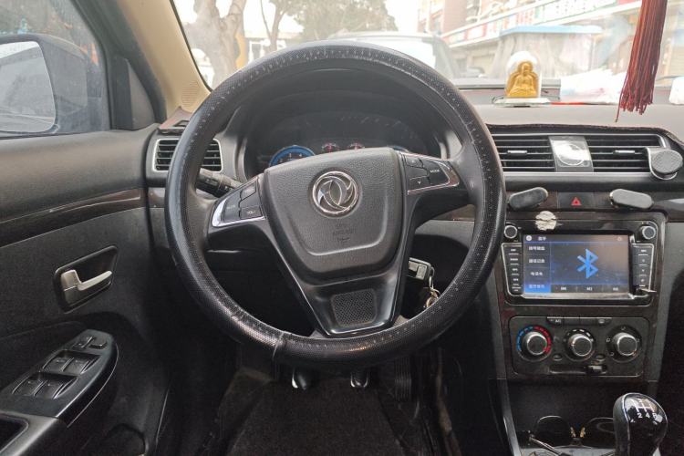 Used Dongfeng Fengon 360 2015 1.5L Manual Luxury 7-Seater China IV Standard Steering Wheel