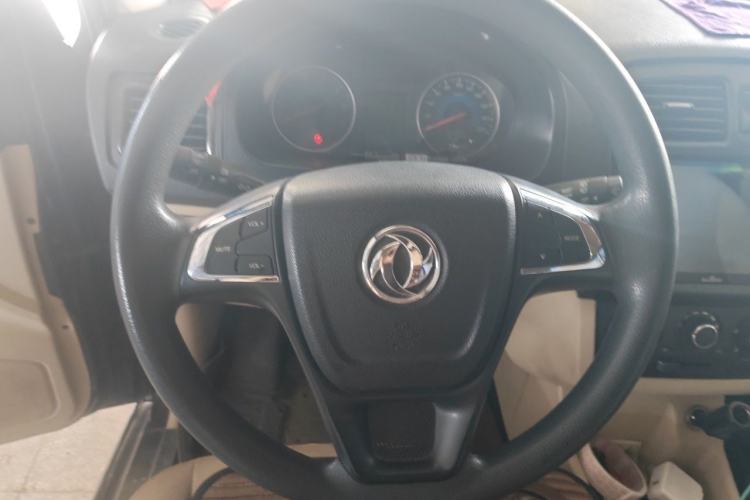 Used Dongfeng Fengon 360 2015 1.5L Manual Comfort II 7-Seater Steering Wheel