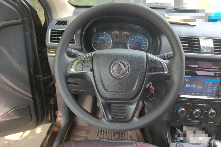 Used Dongfeng Fengon 360 2015 1.5L Manual Luxury 7-Seater China IV Standard Steering Wheel