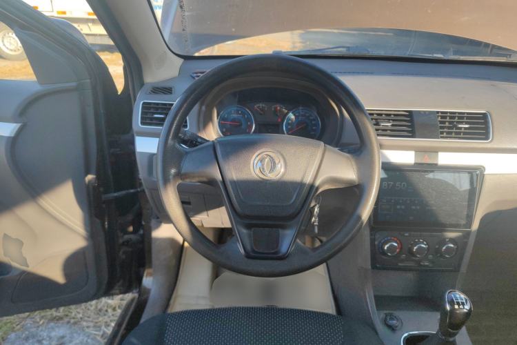 Used Dongfeng Fengon 360 2015 1.5L Manual Comfort 7-Seater China IV Standard Steering Wheel