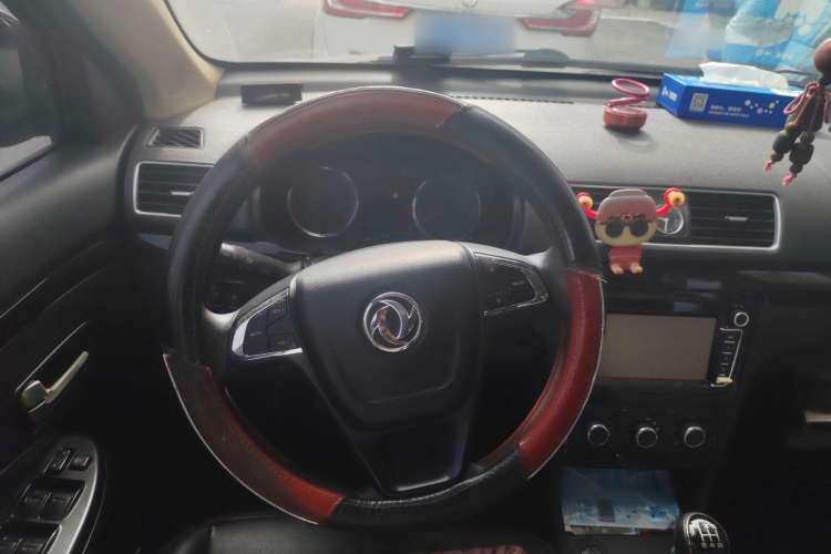 Used Dongfeng Fengon 360 2015 1.5L Manual Luxury 7-Seater China IV Standard Steering Wheel
