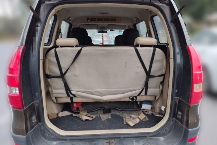 Used Dongfeng Fengon 360 2015 1.5L Manual Comfort II 7-Seater Trunk