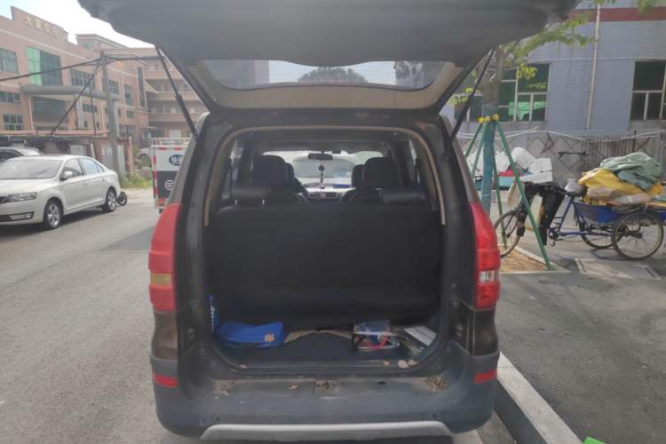 Used Dongfeng Fengon 360 2015 1.5L Manual Luxury 7-Seater China IV Standard Trunk