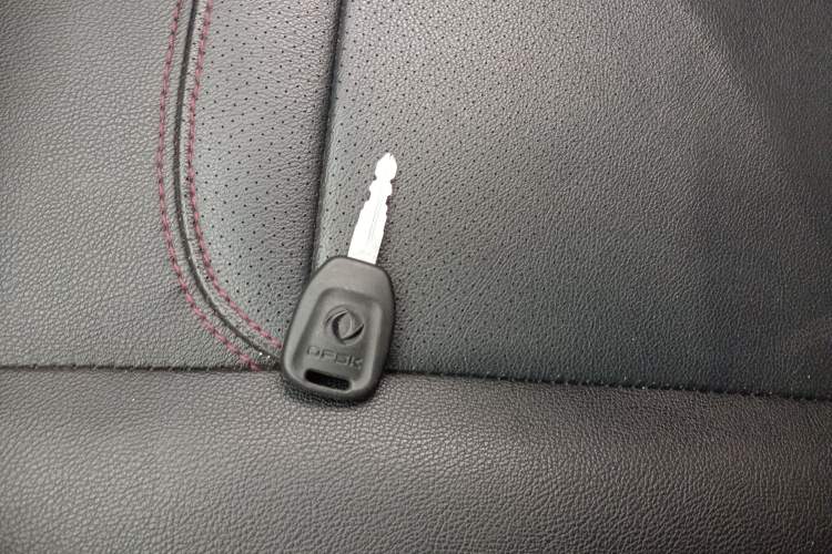 Used Dongfeng Fengon 360 2015 1.5L Manual Comfort 7-Seater China IV Standard Vehicle Key