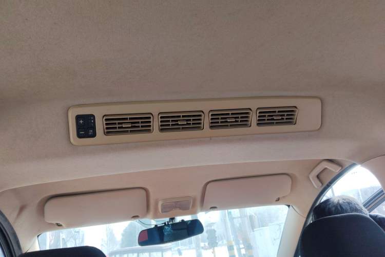 Used Dongfeng Fengon 360 2015 1.5L Manual Comfort II 7-Seater Headliner