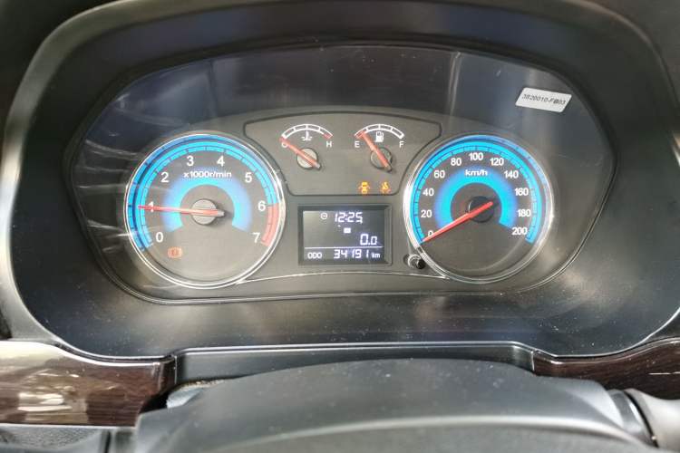 Used Dongfeng Fengon 360 2015 1.5L Manual Luxury 7-Seater China IV Standard Instrument Cluster