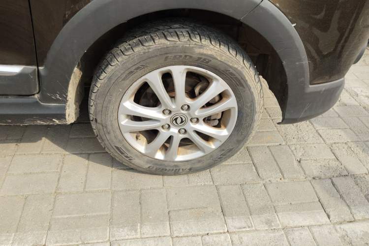 Used Dongfeng Fengon 360 2015 1.5L Manual Comfort II 7-Seater Right Front Wheel Hub
