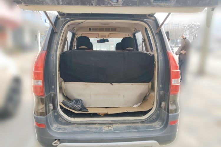 Used Dongfeng Fengon 360 2015 1.5L Manual Comfort II 7-Seater Trunk