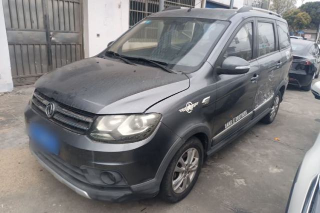 Used Dongfeng Fengon 360 2015 1.5L Manual Luxury 7-Seater China IV Standard