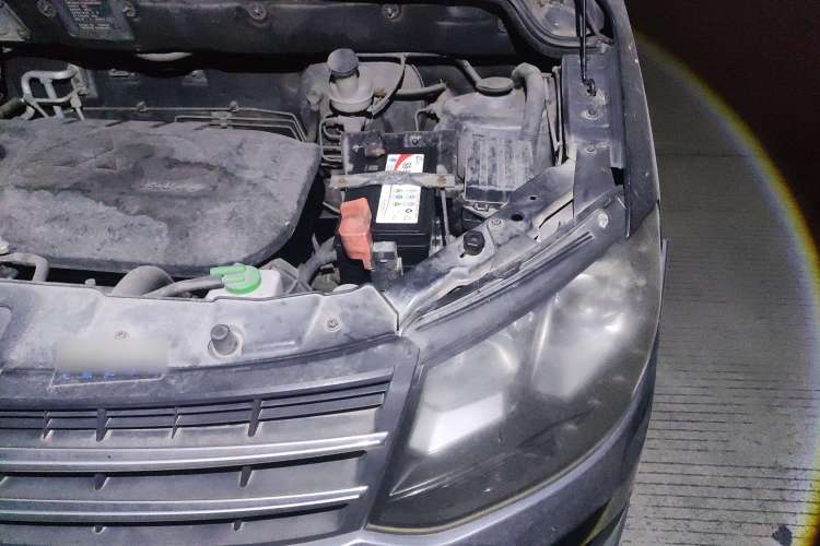 Used Dongfeng Fengon 360 2015 1.5L Manual Comfort 7-Seater China IV Standard Engine Bay Left