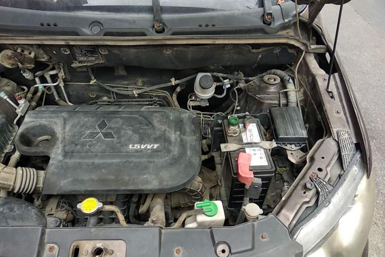 Used Dongfeng Fengon 360 2015 1.5L Manual Luxury 7-Seater China IV Standard Engine Bay Left