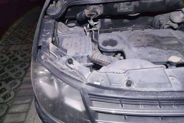 Used Dongfeng Fengon 360 2015 1.5L Manual Comfort 7-Seater China IV Standard Engine Bay Right