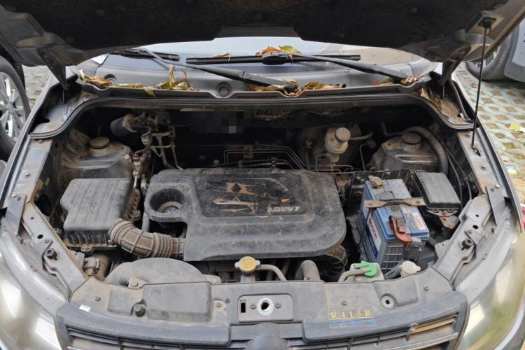 Used Dongfeng Fengon 360 2015 1.5L Manual Luxury 7-Seater China IV Standard Engine Bay