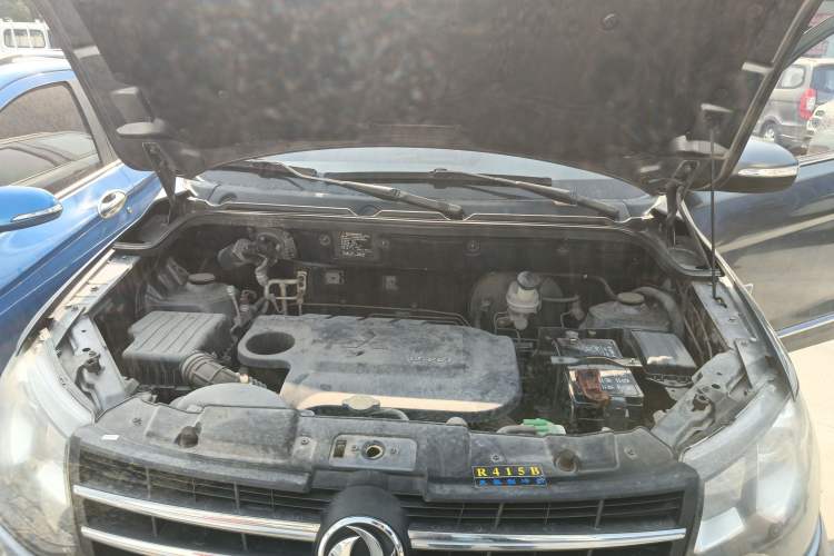Used Dongfeng Fengon 360 2015 1.5L Manual Luxury 7-Seater China IV Standard Engine Bay