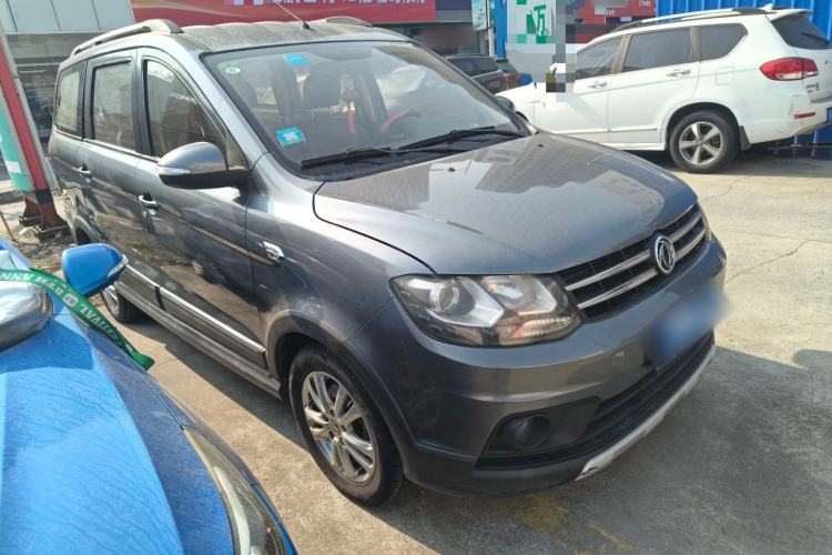Used Dongfeng Fengon 360 2015 1.5L Manual Luxury 7-Seater China IV Standard Exterior 2