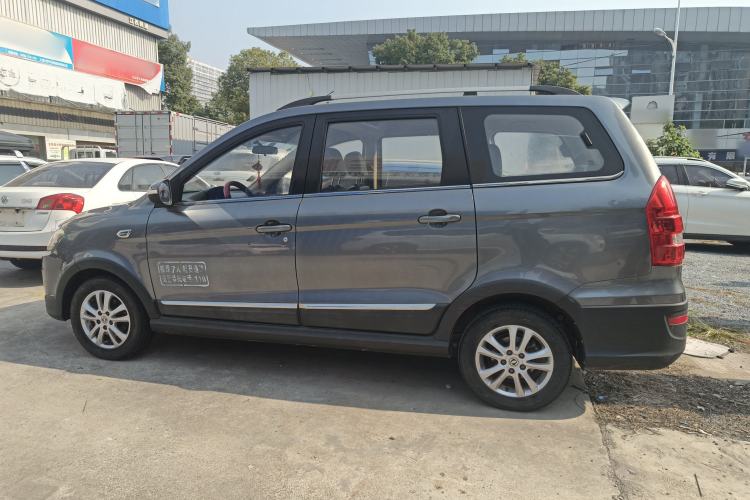 Used Dongfeng Fengon 360 2015 1.5L Manual Luxury 7-Seater China IV Standard Exterior 3