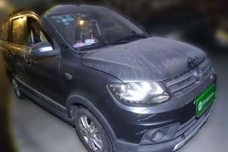 Used Dongfeng Fengon 360 2015 1.5L Manual Comfort 7-Seater China IV Standard Front Right 45 Deg