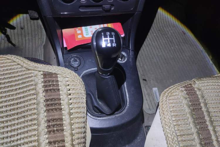 Used Dongfeng Fengon 360 2015 1.5L Manual Comfort 7-Seater China IV Standard Gear Lever