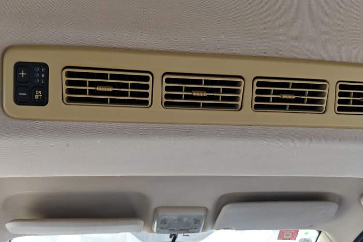Used Dongfeng Fengon 360 2015 1.5L Manual Luxury 7-Seater China IV Standard Headliner