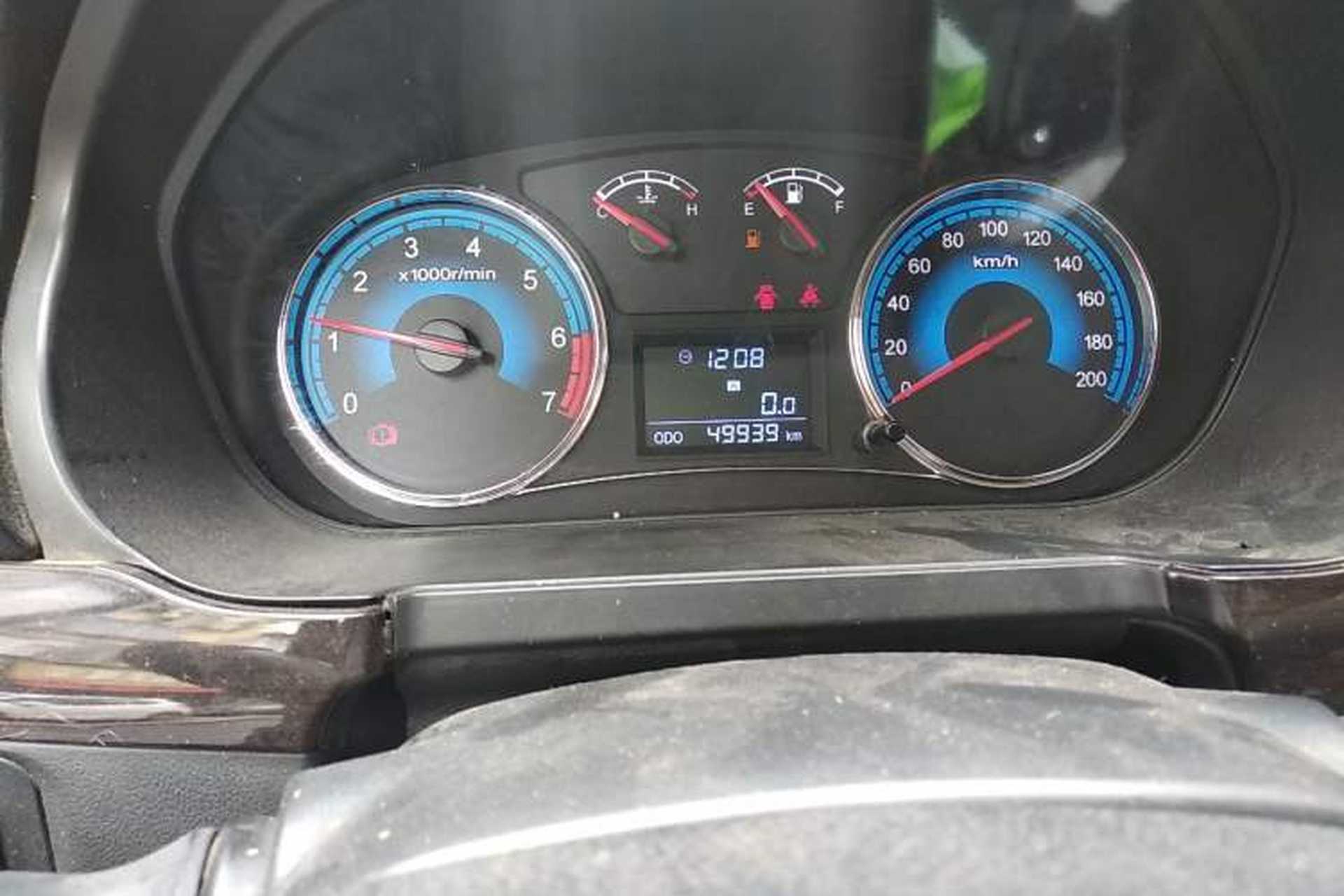 Used Dongfeng Fengon 360 2015 1.5L Manual Luxury 7-Seater China IV Standard Instrument Cluster