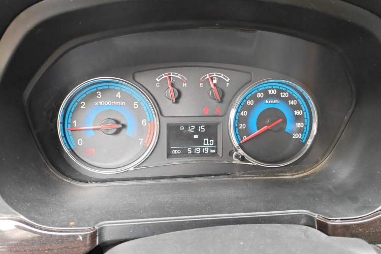 Used Dongfeng Fengon 360 2015 1.5L Manual Luxury 7-Seater China IV Standard Instrument Cluster