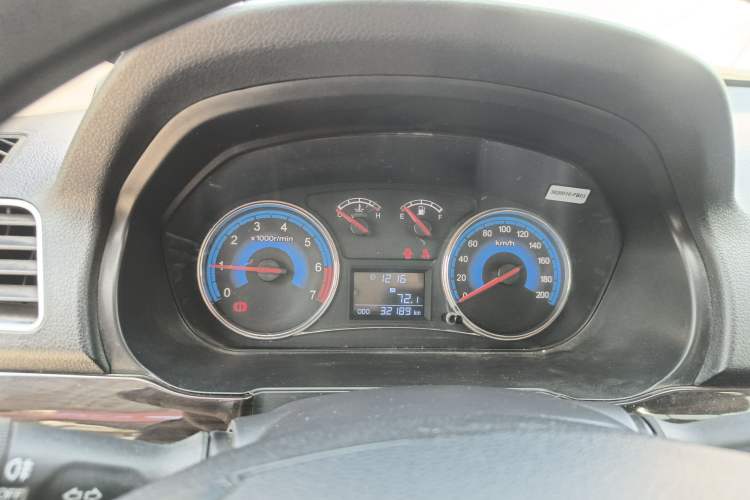 Used Dongfeng Fengon 360 2015 1.5L Manual Luxury 7-Seater China IV Standard Instrument Cluster